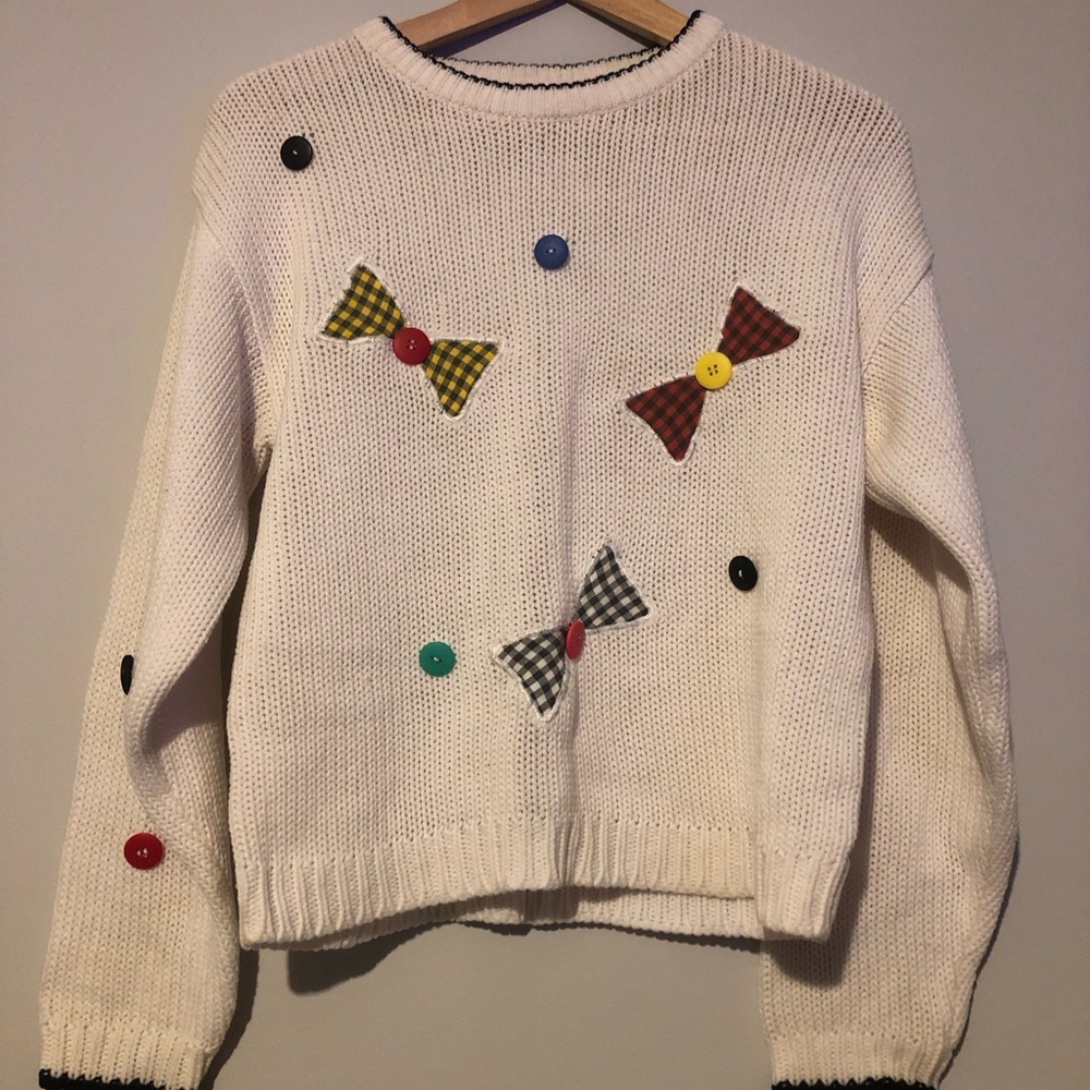 Vintage Women’s Size Small Bow and Button Sweater